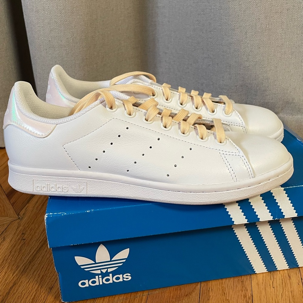 Adidas Stan Smith Women’s Sneaker - Size 8 NEW